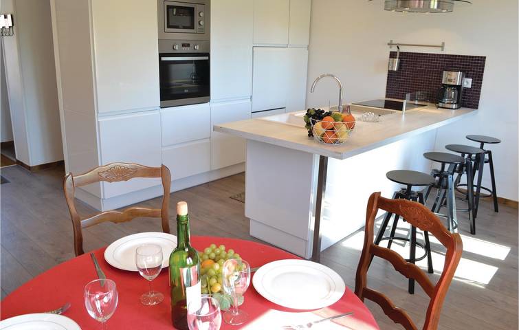 Appartement confortable près du centre Frise avec vue sur la rivière in Frise, Région de Péronne