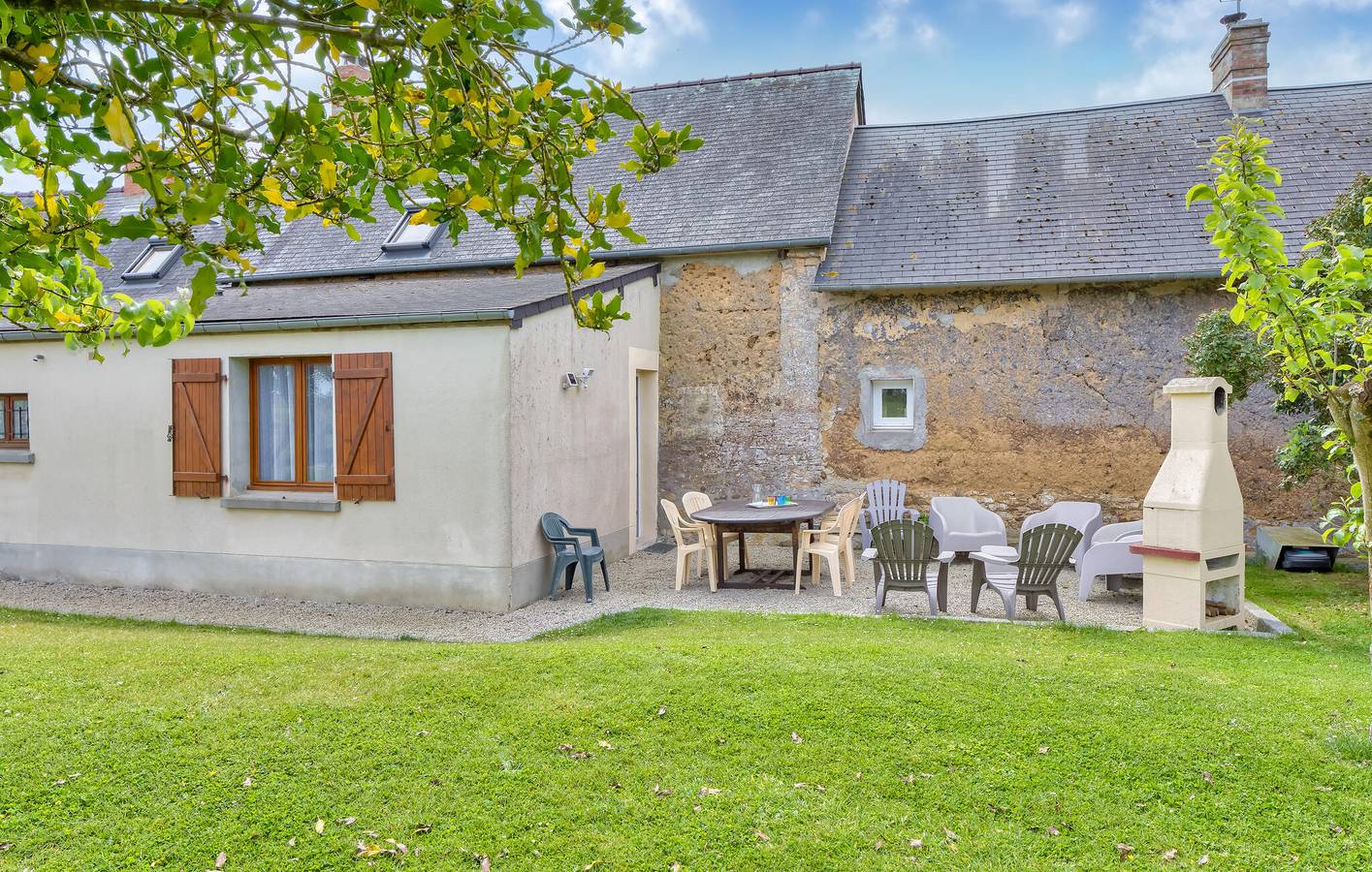 Acogedor apartamento con jardín cerca del centro de Méautis con WiFi y aparcamiento in Méautis, Côte de la Déroute