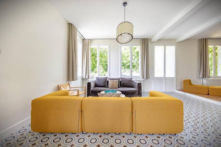 Location de vacances pour 10 personnes, avec terrasse et jardin à Yvré-l'Évêque - 3