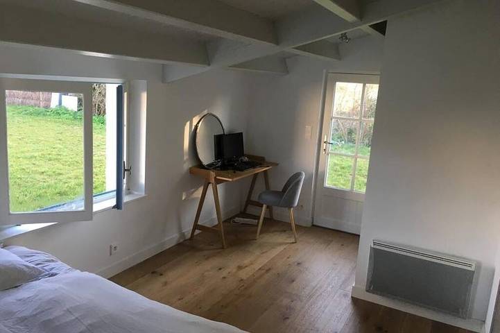 House in a large, quiet garden; sailing school and beaches within walking distance in L'Île-d'Yeu, Vandea
