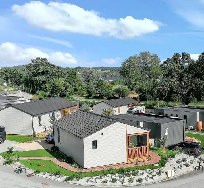 Gîte pour 4 personnes, avec piscine et terrasse ainsi que vue sur le lac et jardin à Arzal - 2