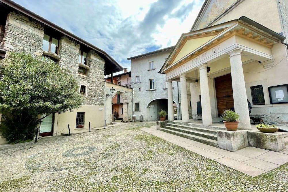 Splendida villa indipendente per 5 persone con Wifi, Tv, balcone e parcheggio in Baveno, Comune di Baveno