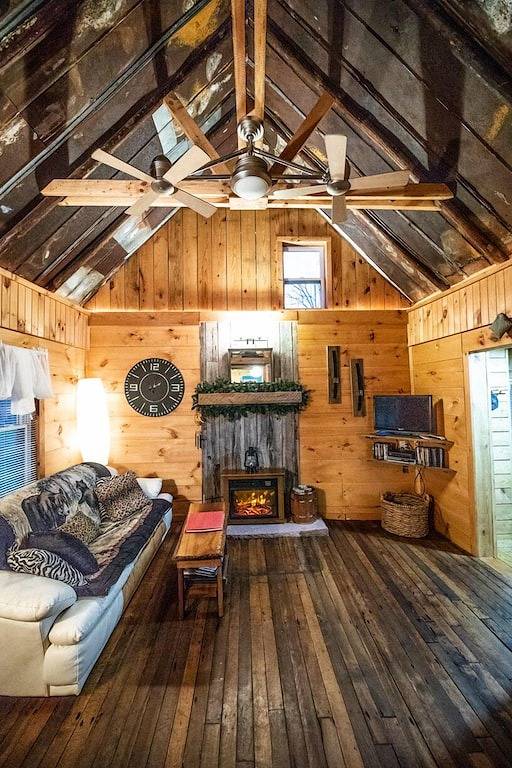 Moderne rustikale Hütte auf 5 Hektar in Cherokee National mit herrlichem Blick auf die Berge! in Monroe County (TN)