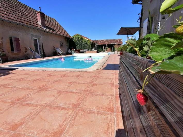 Location de vacances pour 6 personnes, avec jardin ainsi que vue et piscine, animaux acceptés à Cachen