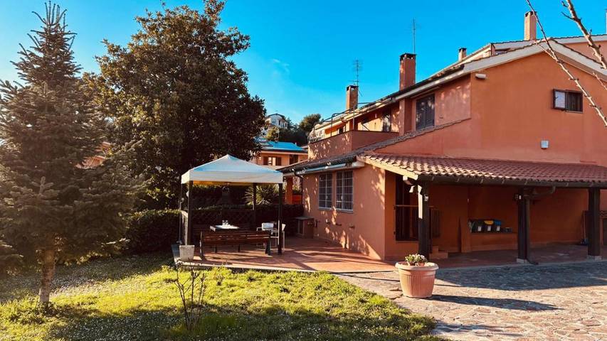Casa vacanza per 4 persone, con giardino a Formello