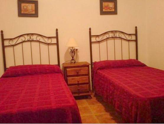 Casa rural para 6 personas, con vistas y jardín, Se admiten mascotas en Zahora - 3