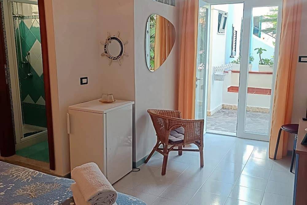 Large Double Room at Villa Ersilia in Ponza, Latium