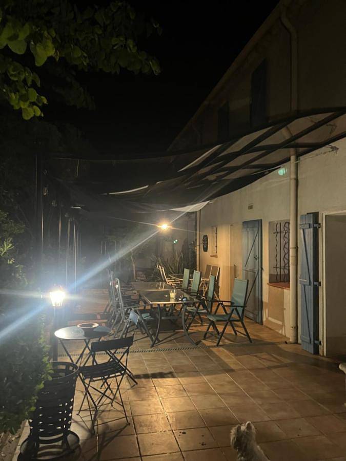 Location de vacances pour 2 personnes, avec vue ainsi que jardin et piscine, adapté aux familles à Argeliers - 4