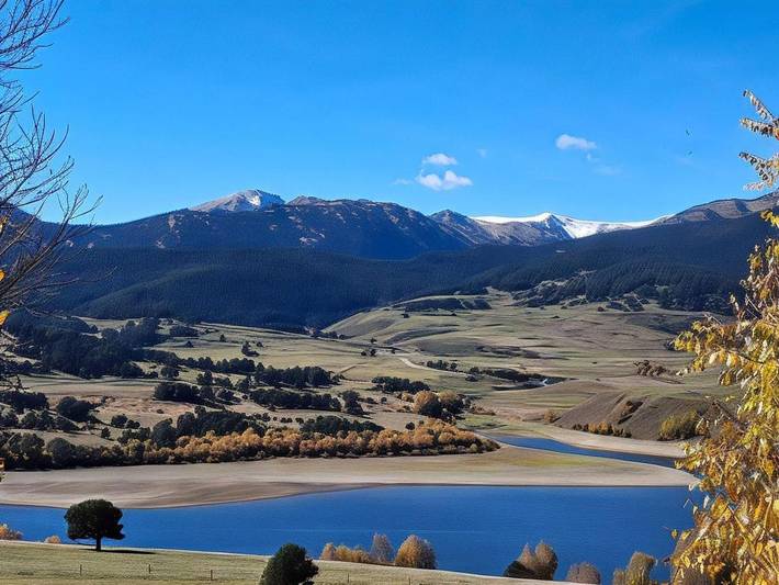Gîte pour 11 personnes, avec jardin ainsi que terrasse et vue sur le lac, animaux acceptés à Réal - 4