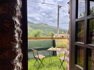 Gîte pour 3 personnes, avec jardin et vue, animaux acceptés dans Cabárceno