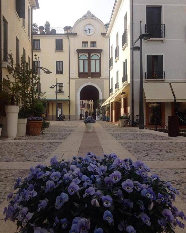 Ferienwohnung für 3 Personen, mit Terrasse und Pool sowie Ausblick in Treviso