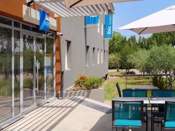 Hôtel pour 3 personnes, avec terrasse, animaux acceptés à Pertuis