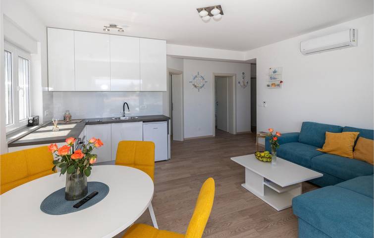 Ganze Ferienwohnung, Apartment mit Meerblick, Terrasse, Küche und WLAN – 1 km zum Strand in Klek, Dubrovnik-Neretva