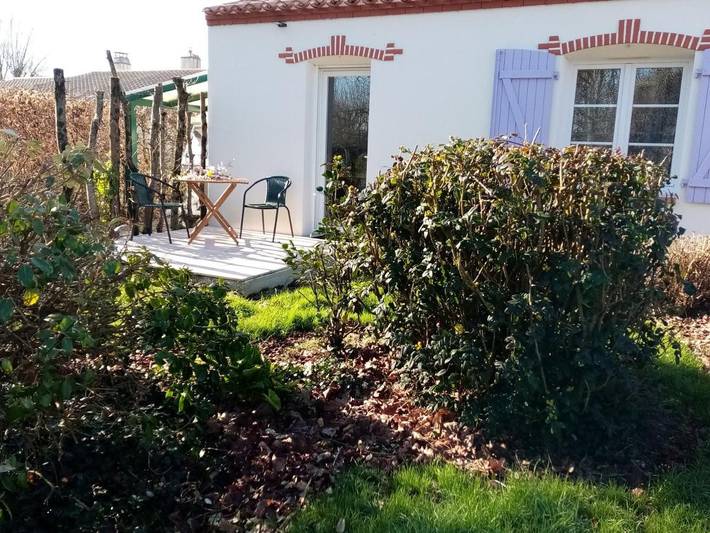 Gîte pour 2 personnes, avec terrasse et piscine ainsi que jardin et sauna à Challans - 3