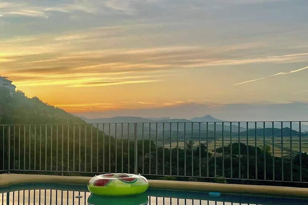 Casa Sahagun House with pool, open view and quiet location in Monte Pego in Monte Pego, Pego