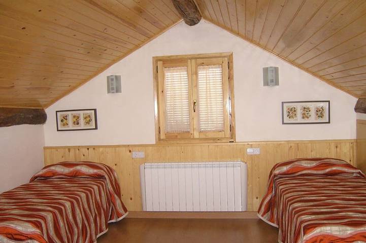 Casa Rural Rogel (location complète) pour 7 personnes à Llessui-Sort- Pirineos in Llessui, Sort