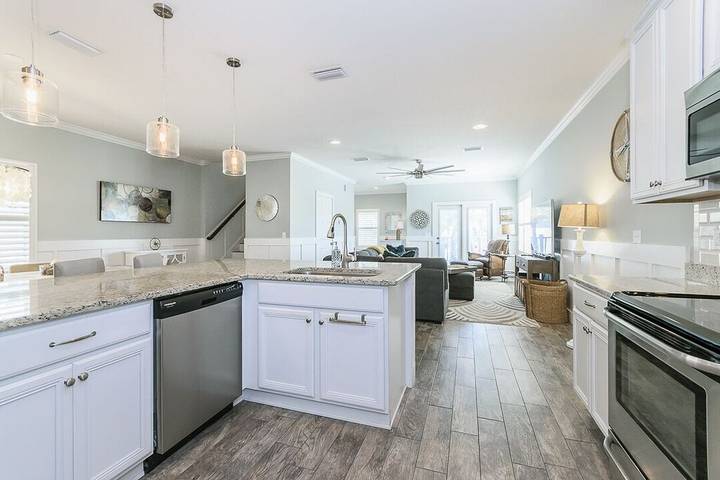 Vacation rental for 8 people, with balcony and yard, with pets in Jacksonville Beach