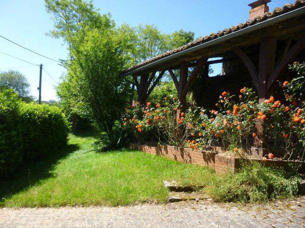 Grande maison du 19ème siècle dans un parc arboré in Terres-de-Haute-Charente, Charente