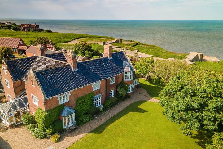 Beach house for 14 people, with Hot tub in Norfolk