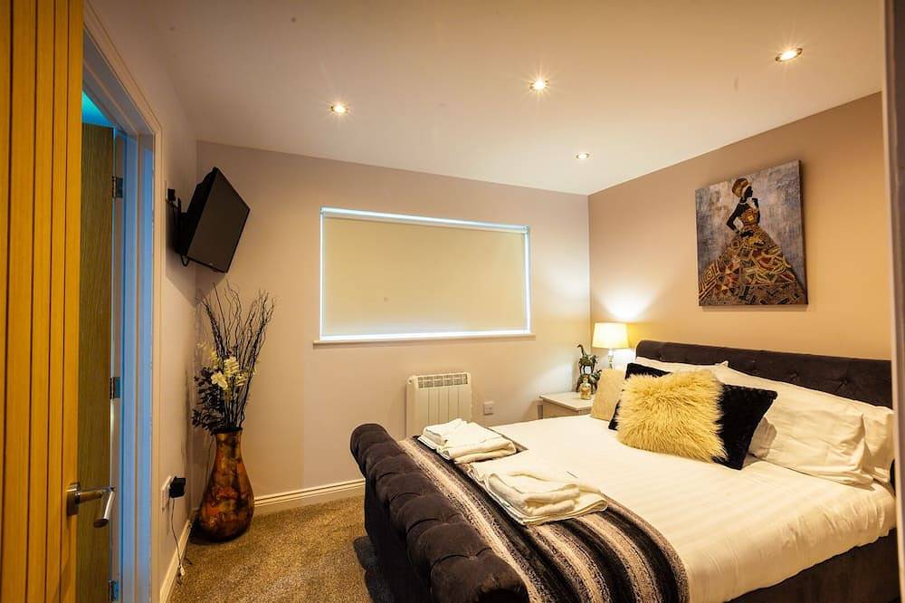 3 Bedroom 2 bathroom  luxurious lodge with hot tub  in stunning Northumberland in Northumberland National Park