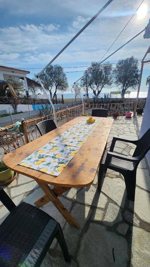 Location de vacances pour 4 personnes, avec vue et jardin, animaux acceptés dans Σκάλα Ερεσού - 2