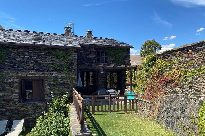 Ferienwohnung für 8 Personen, mit Garten und Whirlpool sowie Terrasse - 1