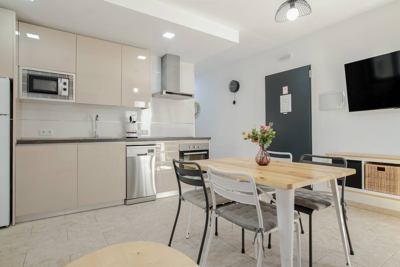 Apartamento entero, Apartamento 'Bellamar 4 Apartamento 2Dormitorios' con Wi-Fi y aire acondicionado in Playa Barbate, Barbate