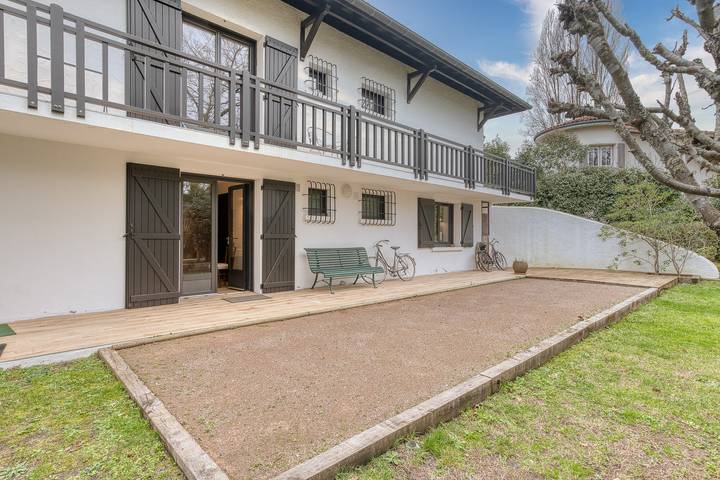 Villa Arcachon 4 étoiles – Piscine chauffée, jardin & pétanque, 8 pers. in La Teste-de-Buch, Région d'Arcachon