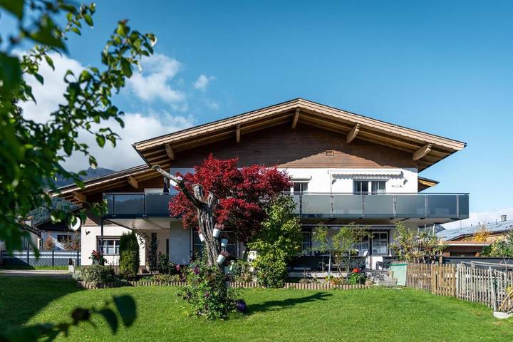 Ferienwohnung für 2 Personen, mit Balkon und Terrasse sowie Ausblick in Höfen - 2