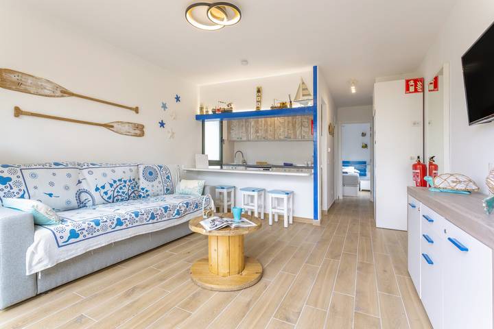 Entire apartment, Holiday Apartment 'Casa Del Caballero' with Shared Pool, Private Terrace and Wi-Fi in Corralejo, La Oliva