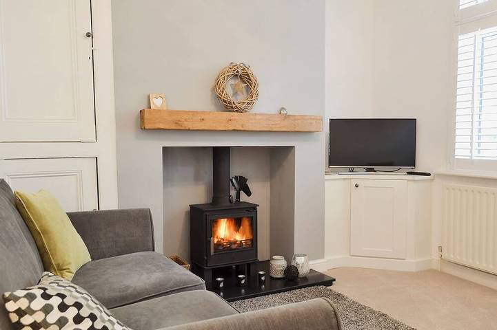 Cottage for 4 people, with garden, with pets in York