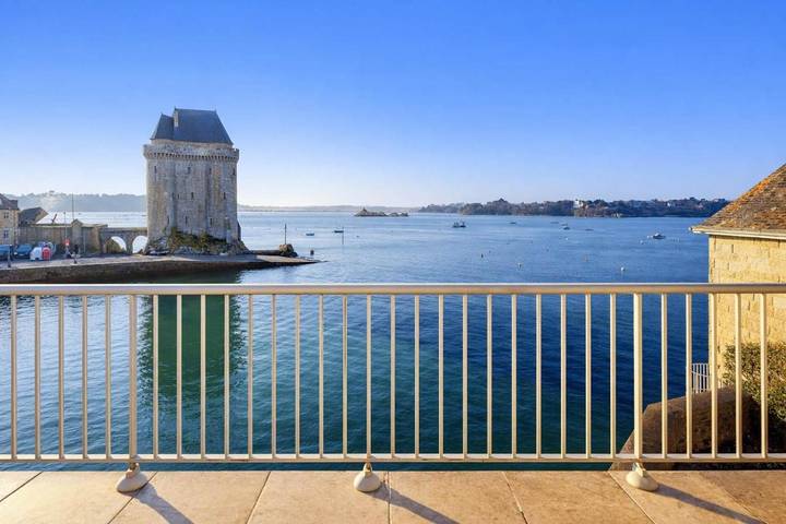 Gîte pour 8 personnes, avec terrasse dans Tour Solidor - 2