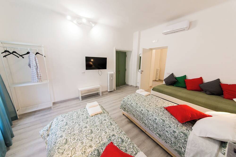 Ganze Wohnung, Arianna's apartament: 3 bedrooms, 3 bathrooms and an equipped kitchen, in Rom, Rom Provinz