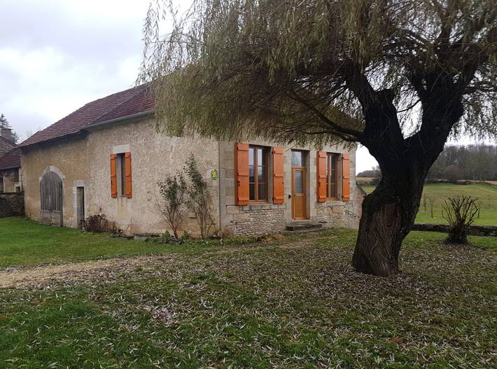 Gîte pour 4 personnes, avec terrasse et jardin