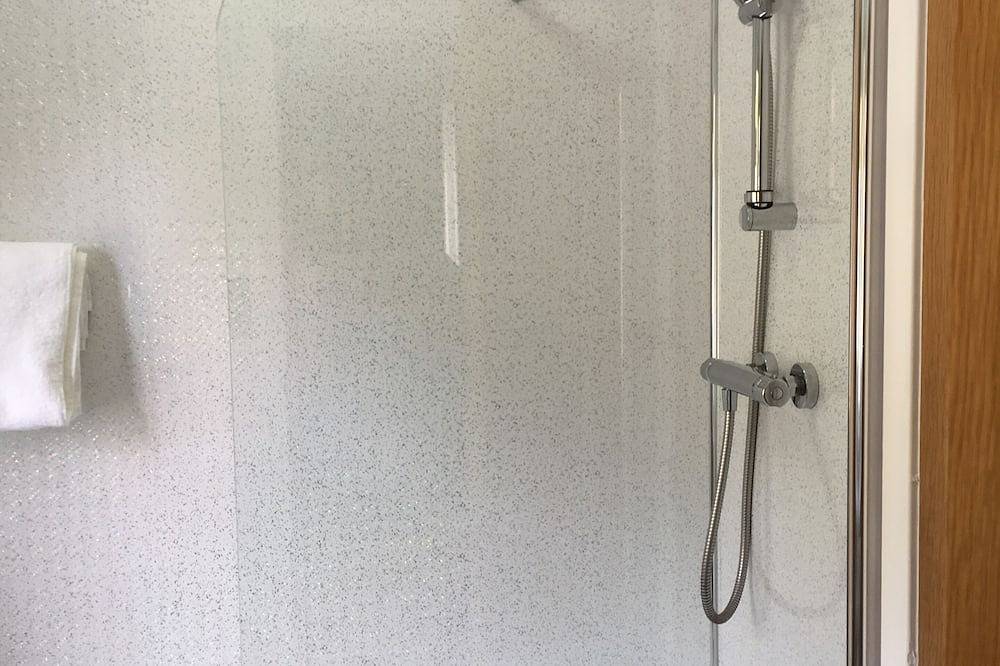 Amazing Views to Isle of Skye! 1 mile . in Kyle of Lochalsh, Highlands