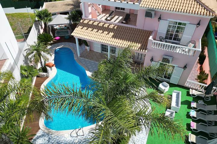 Villa voor 12 personen, met whirlpool en tuin in Armação de Pera