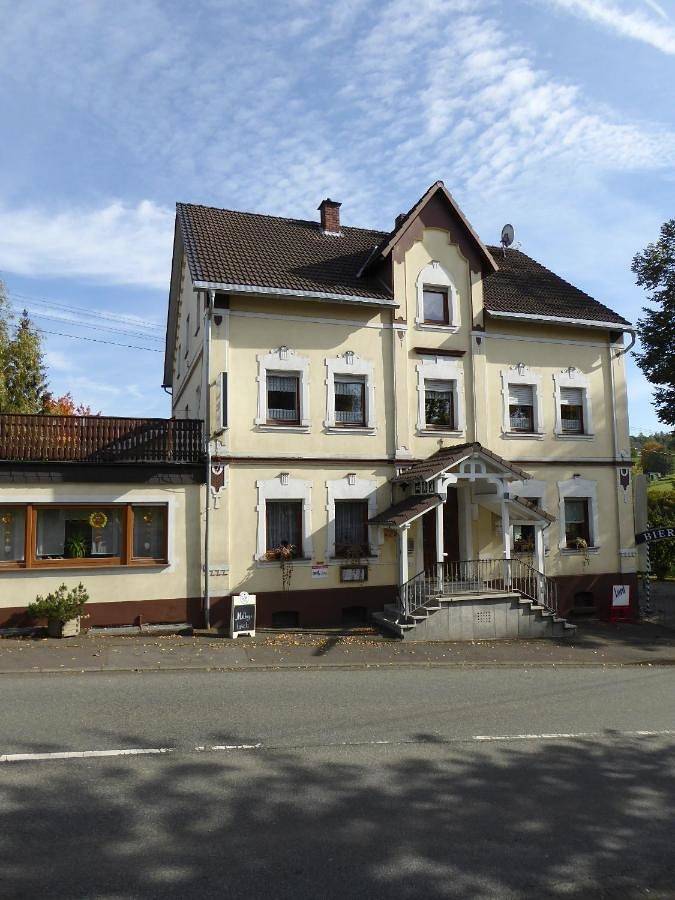 Double or Twin Room with Shared Bathroom in Katzwinkel (Sieg), Altenkirchen & Umgebung