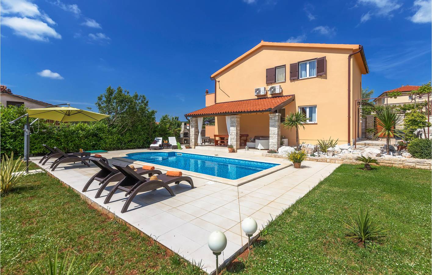 Ferienhaus für 8 Personen mit Terrasse in Peruski, Südküste Istrien