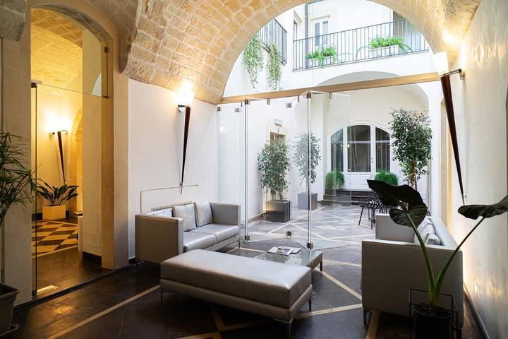 Hôtel pour 2 personnes, avec jacuzzi et sauna ainsi que piscine et terrasse