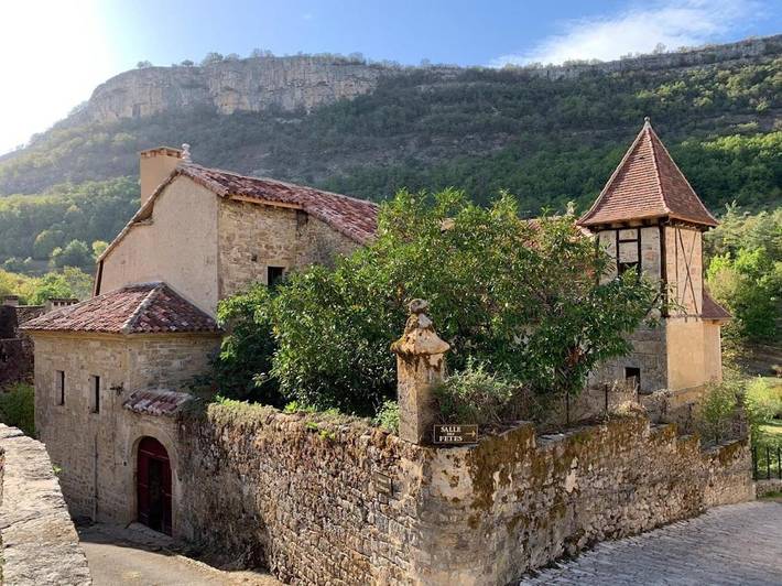 Chambre d’hôte pour 3 personnes, avec Terrasse ainsi que Jardin et Vue à Autoire