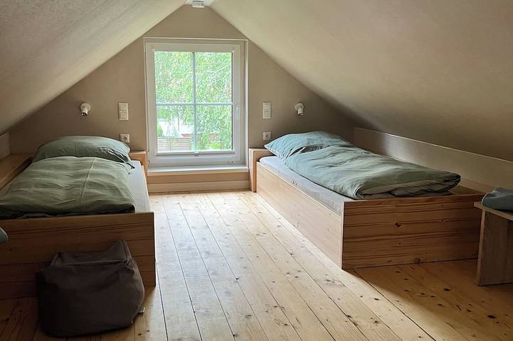 Ganze Wohnung, Große Dg-Fewo  in dörflicher Idylle mit Saunamöglichkeit und E-Ladestation in Rubkow, Vorpommern Greifswald