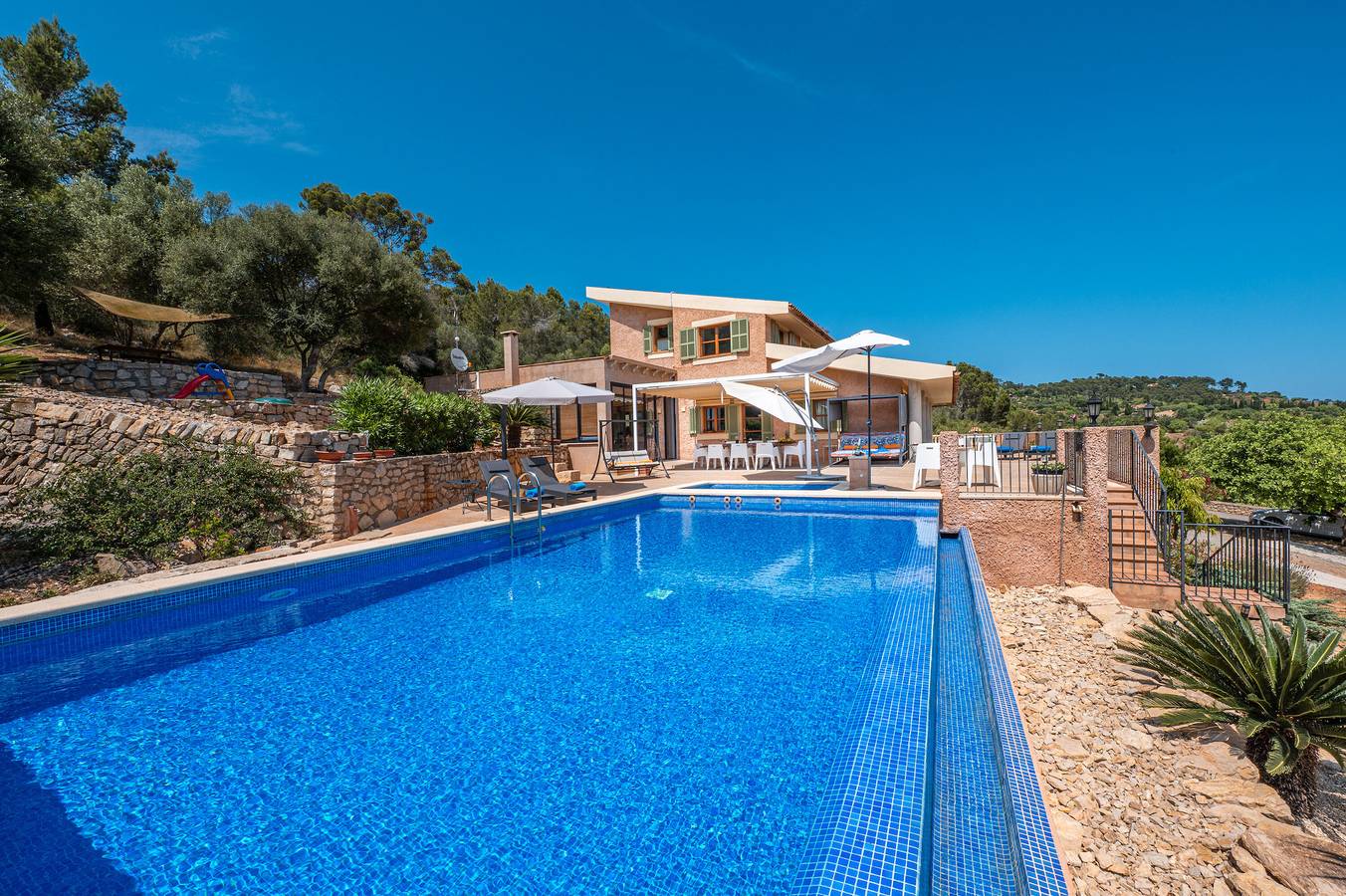Schönes Ferienhaus "Son Llodra" mit Bergblick, Pool, Terrasse und Wlan in Manacor, Mallorca Osten