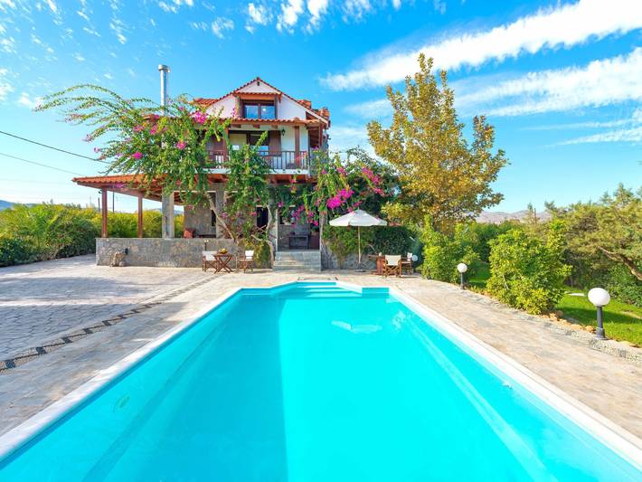 Ferienhaus für 10 Personen, mit Terrasse und Garten sowie Seeblick und Pool - 1