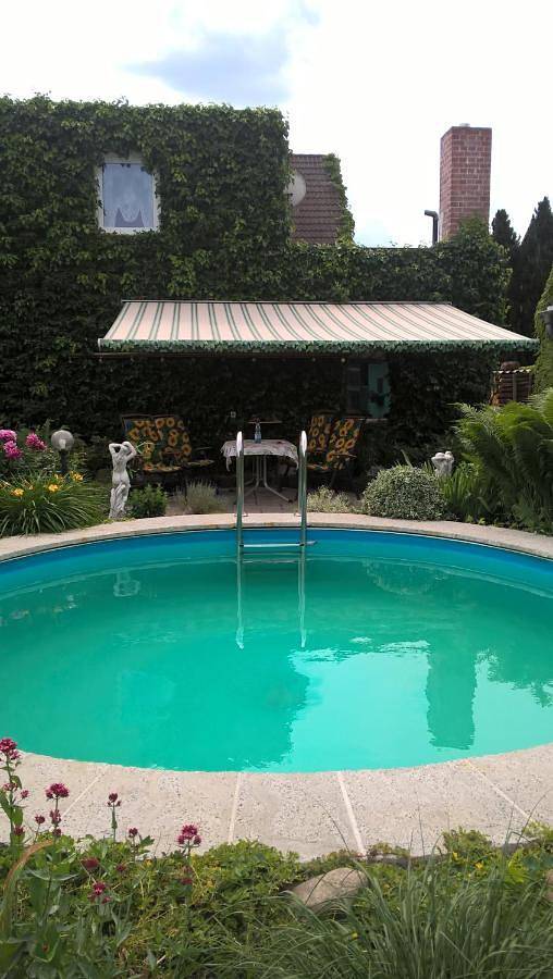 Ferienwohnung für 6 Personen, mit Ausblick und Garten sowie Pool in Schipkau