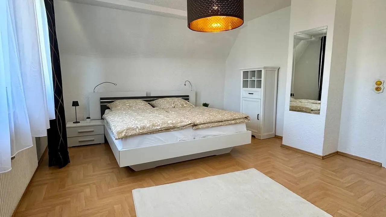 Ganze Ferienwohnung, Ferienwohnung für 6 Personen (98 m²) in Fürth in Fürth, Franken