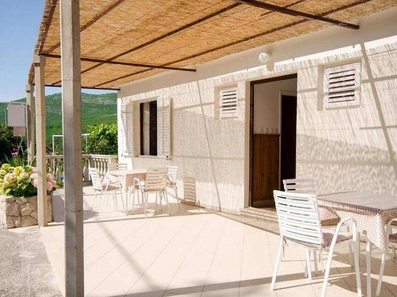 Guest House Rooms Rose- Comfort Double Room with Balcony and Sea View in Molunat, Dubrovnik-Neretva
