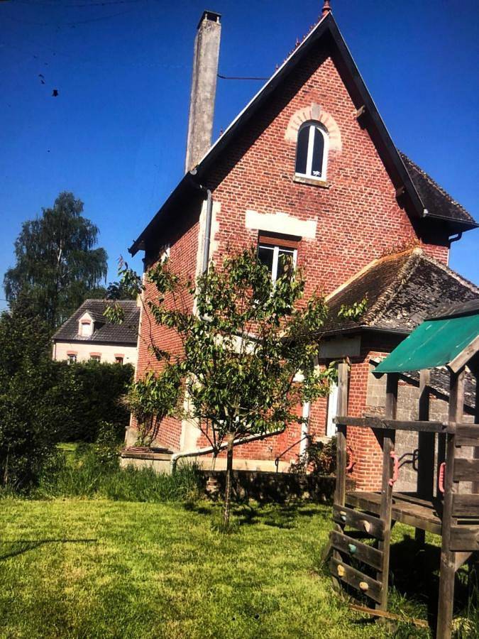 Location de vacances pour 6 personnes, avec balcon ainsi que vue et jardin dans Urvillers
