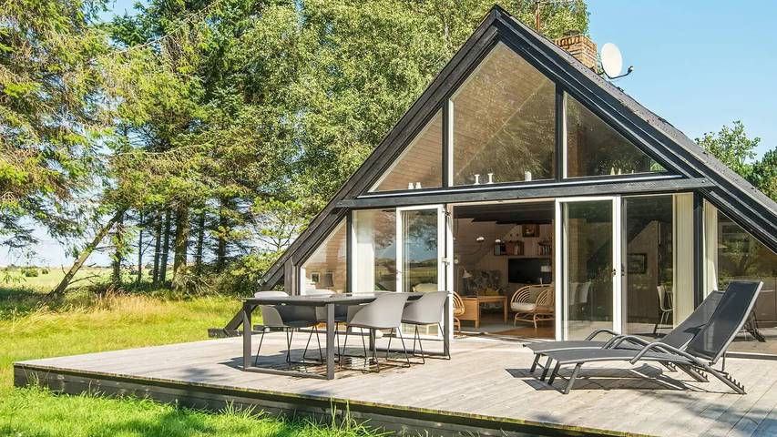Ferieudlejning for 7 personer, med terrasse, husdyr tilladt i Sønderho