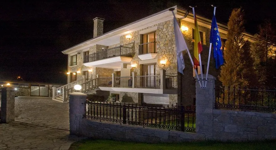 Casa de huéspuedes para 2 personas, con jardín y piscina además de jacuzzi y sauna - 1