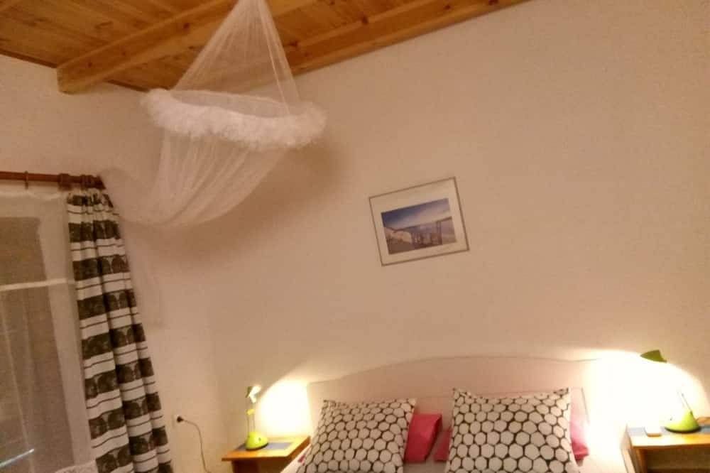 Petite maison de campagne avec jardin et tonnelle à côté de 2 magnifiques plages in Pitsidia, Région d'Iraklio-Héraklion